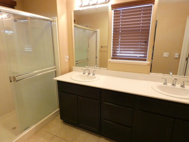 Building Photo - 4/2.5 N. Vacaville home with solar!