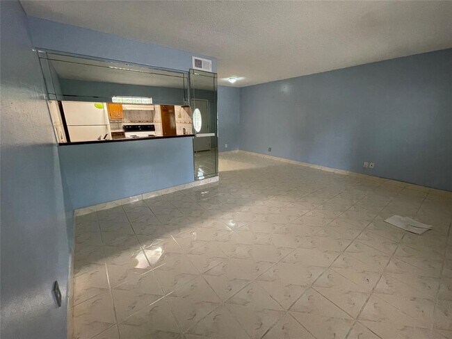 Building Photo - 1405 Shadowdale Dr