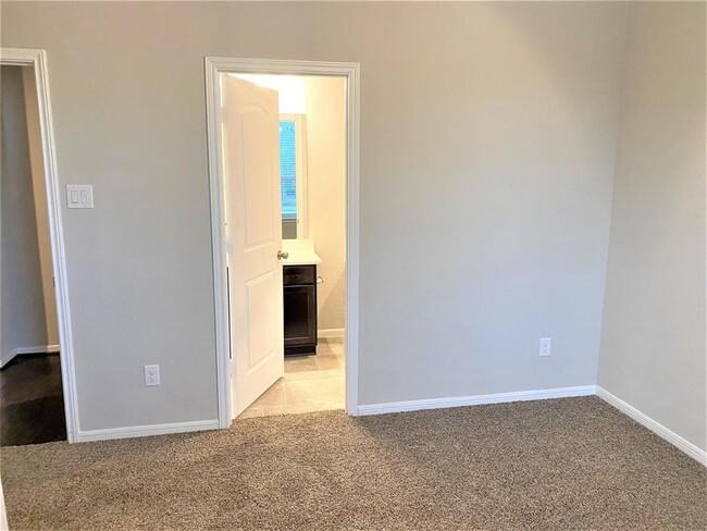 Building Photo - 12043 Talmadge Reach Dr