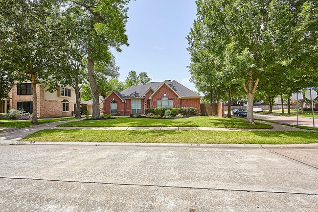 Building Photo - 6734 Wildacre Dr