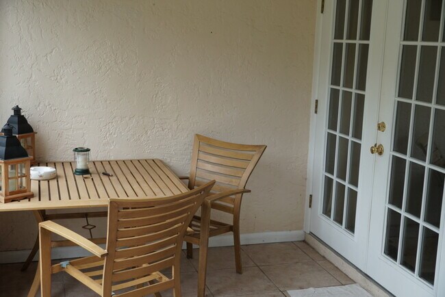 Building Photo - 19217 Tangerine Rd