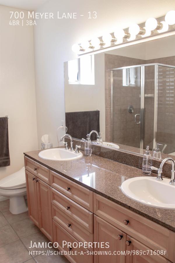 Building Photo - 700 Meyer Ln