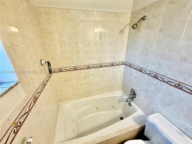 Building Photo - 510 NE 17th Ave