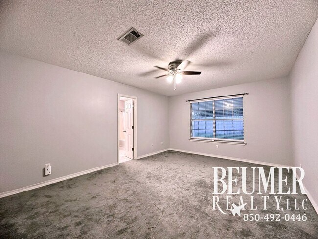 Building Photo - Solar Panel 3bd/2bath Home located Northeast Pensacola