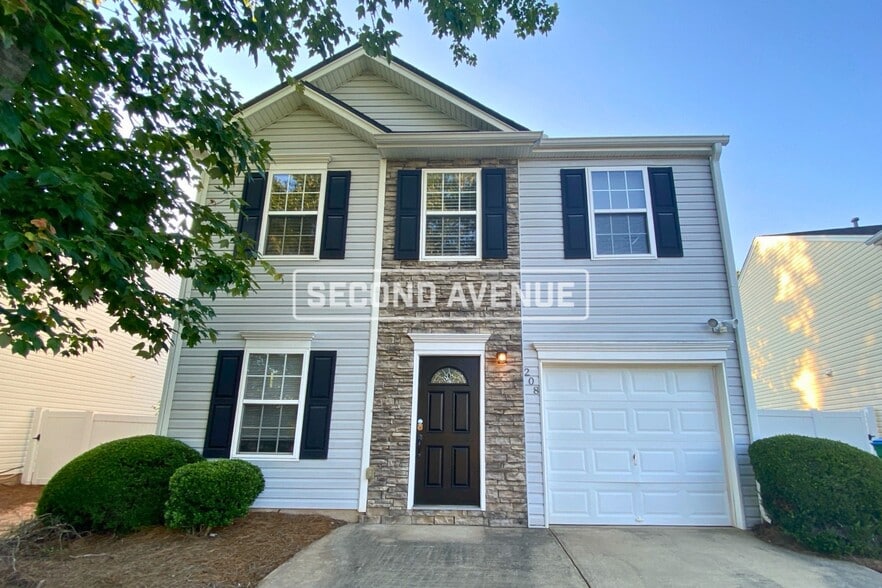 Building Photo - 208 Ilex Dr