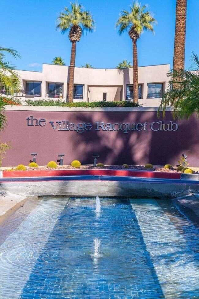 Building Photo - 867 Village Square S