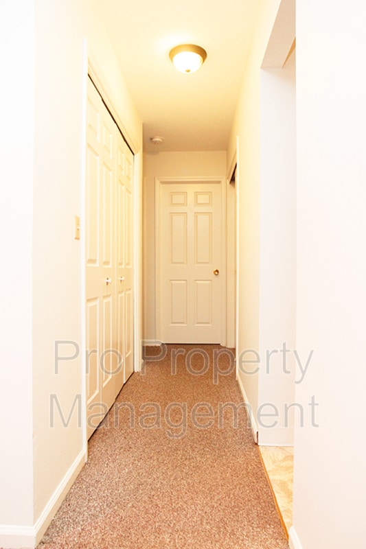 Building Photo - 267 Willow Springs