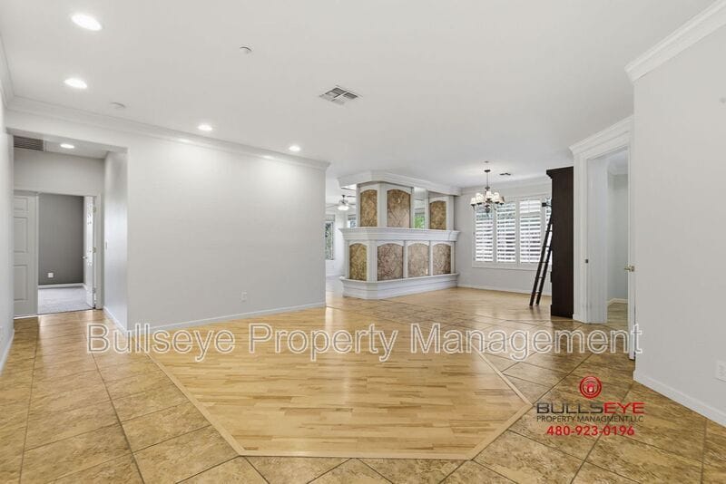 Building Photo - 2927 W Plum Hollow Dr