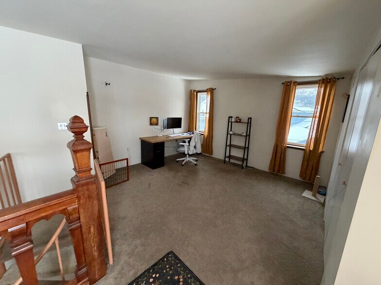 Building Photo - 261 Averill Ave