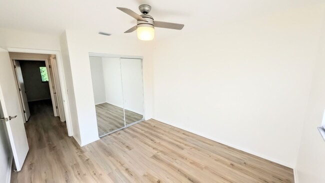 Building Photo - Annual fully remodeled unfurnished spacious 3/2 duplex in Bradenton.
