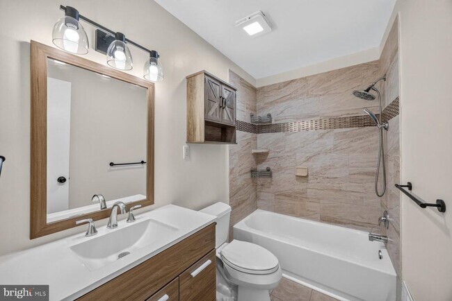Building Photo - 9109 Bronze Bell Cir
