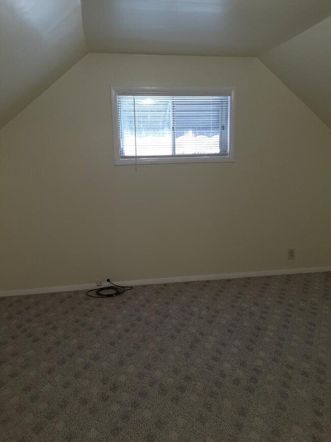 Building Photo - 4230 Woodmere Dr