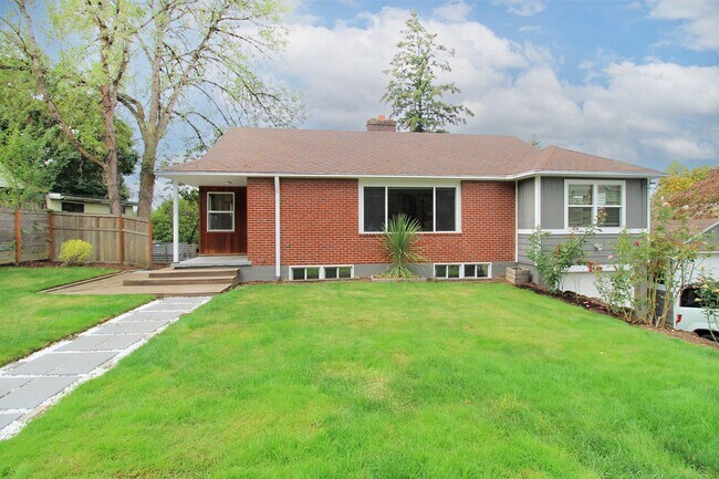 Building Photo - 9823 SW 55th Ave