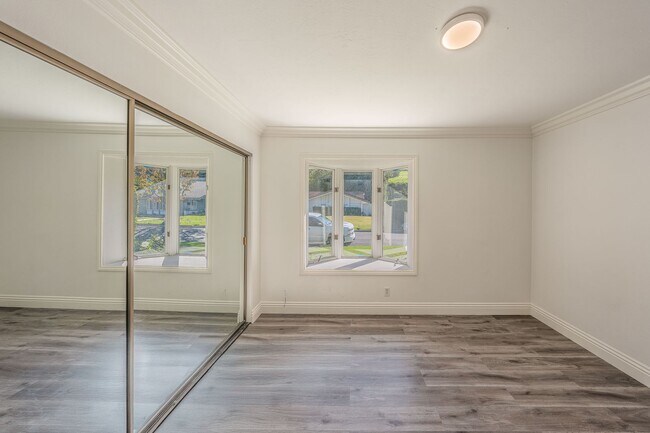 Building Photo - Serene Single-Level Living in Mission Hills Ranch