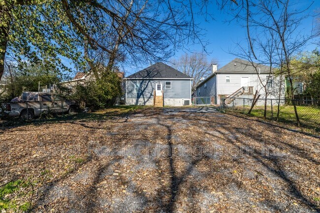 Building Photo - 1422 Beaumont Ave