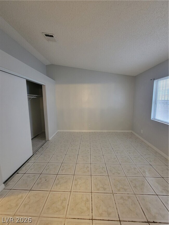 Building Photo - 1161 Pleasant Brook St