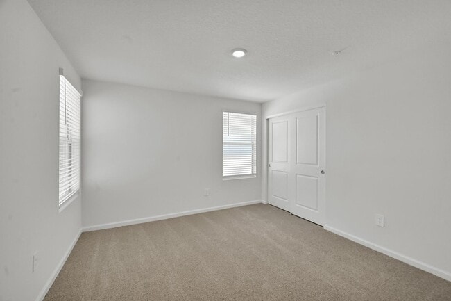 Building Photo - 575 Salisbury Cir