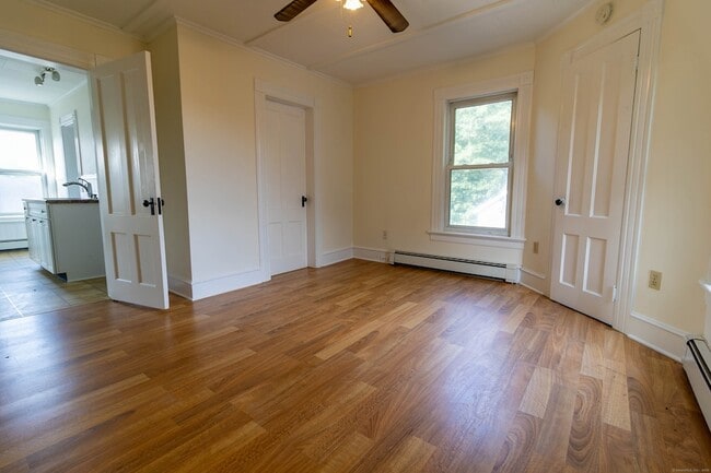 Building Photo - 62 Lincoln Ave