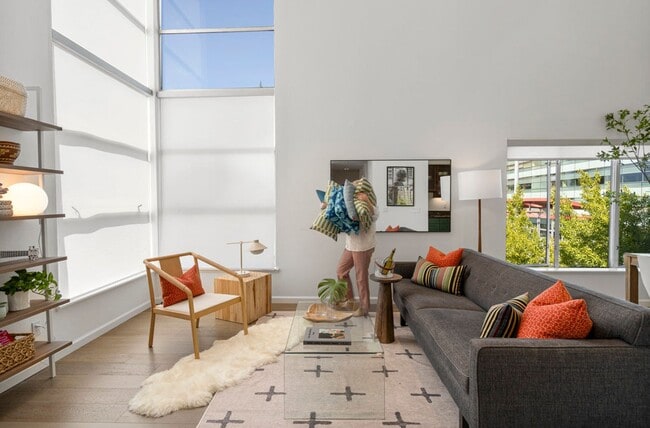 Building Photo - 1364 Powell St