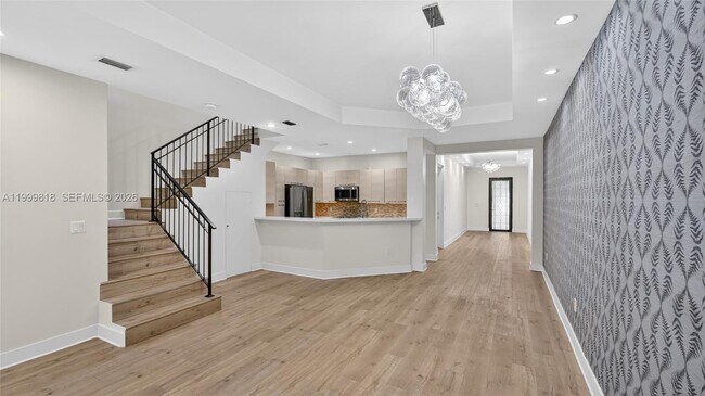 Building Photo - 622 Malaga Ave