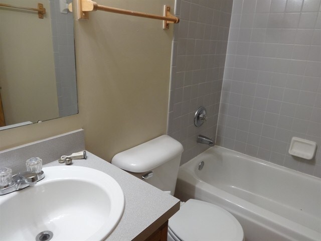 Building Photo - 2759 Beal Dr