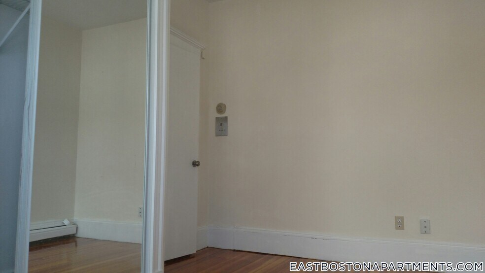 Building Photo - 119 Lexington St