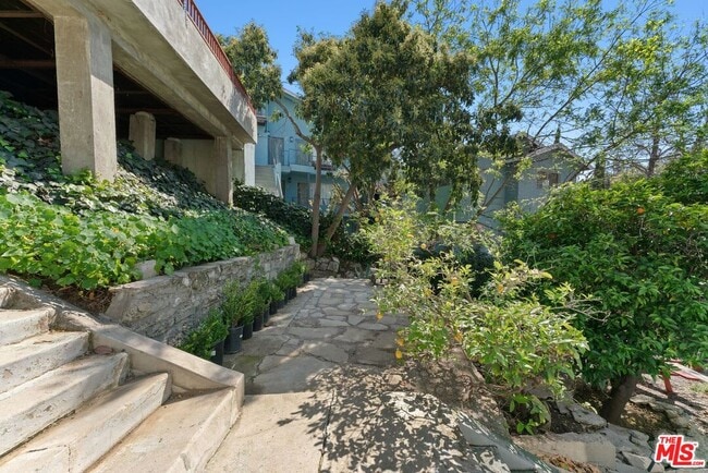 Building Photo - 3322 Hamilton Way