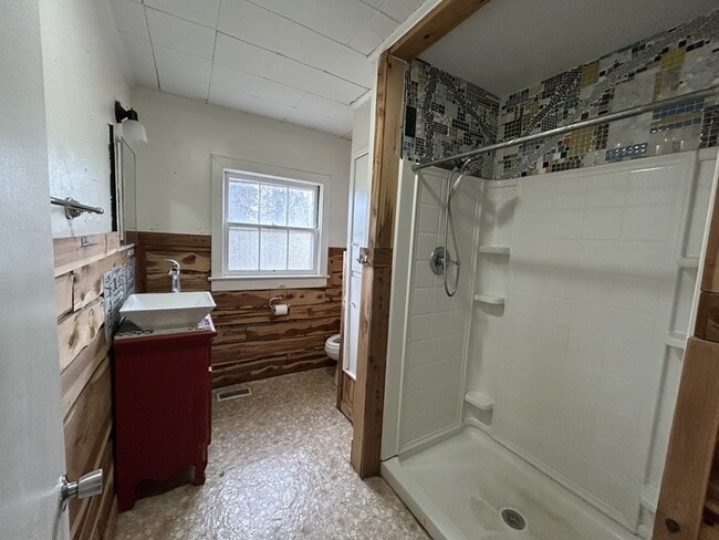 Building Photo - 955 N Curtis Ave