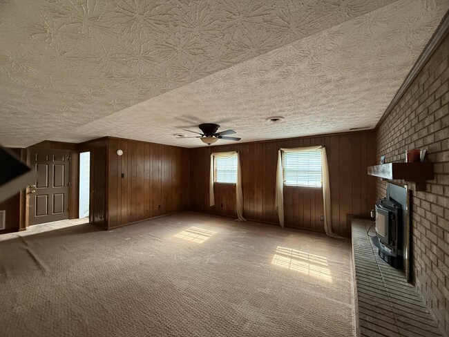 Building Photo - 3924 Gladman Way