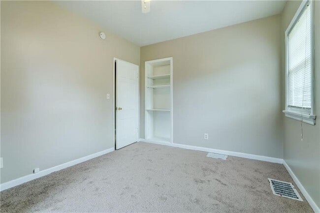 Building Photo - 4539 Dewey Ave