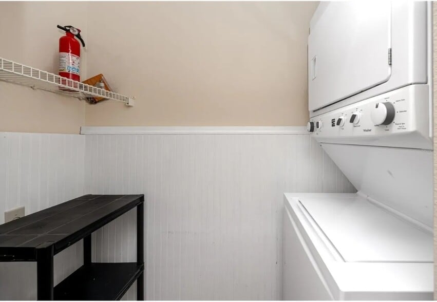 Building Photo - 10764 70th Ave