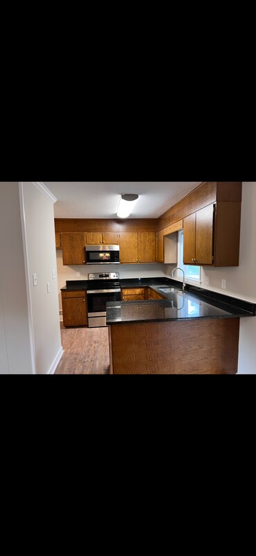 Building Photo - 7076 Kennedy Rd