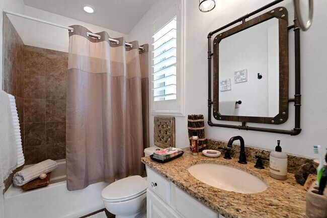 Building Photo - Spacious 4BR House in Cave Creek