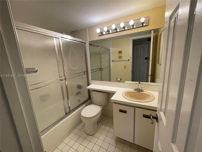 Building Photo - 426 NE 210th Cir Terrace