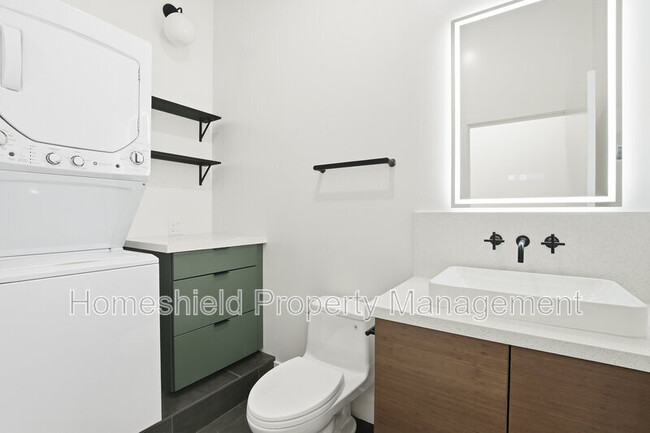 Building Photo - 3704 Wilcox St