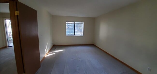 Building Photo - 901 S Zeno Way