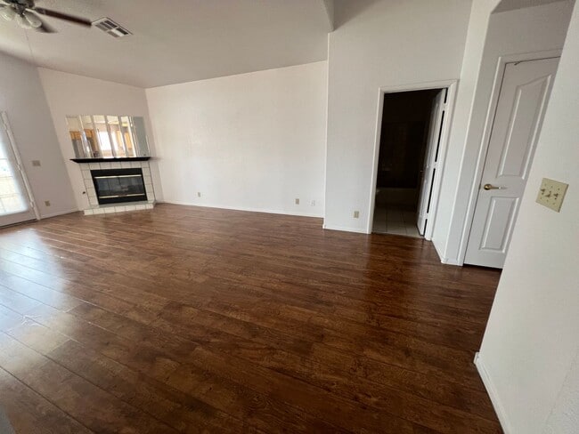 Building Photo - **2 WEEKS FREE OFF OF FIRST MONTH**