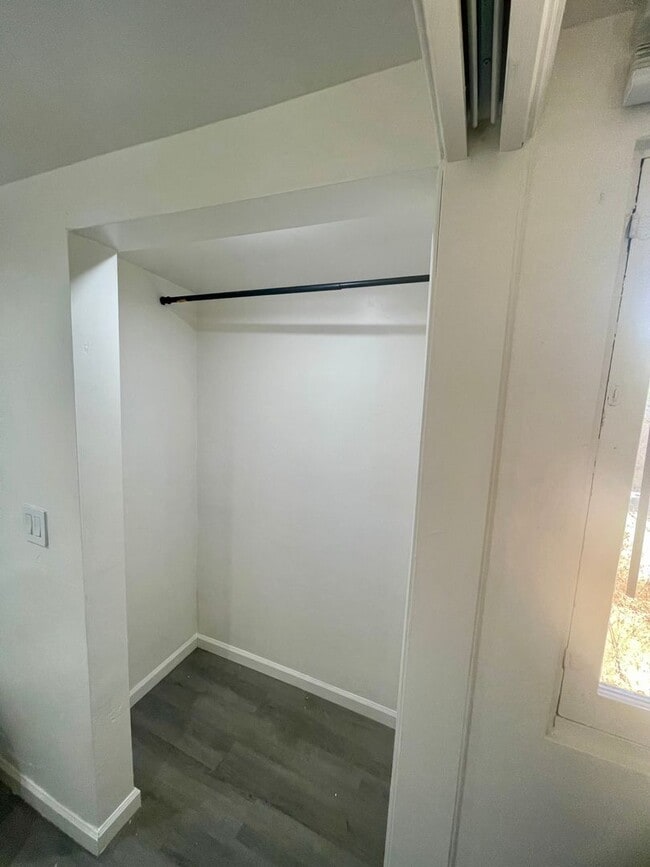 Building Photo - 1440 Vine St