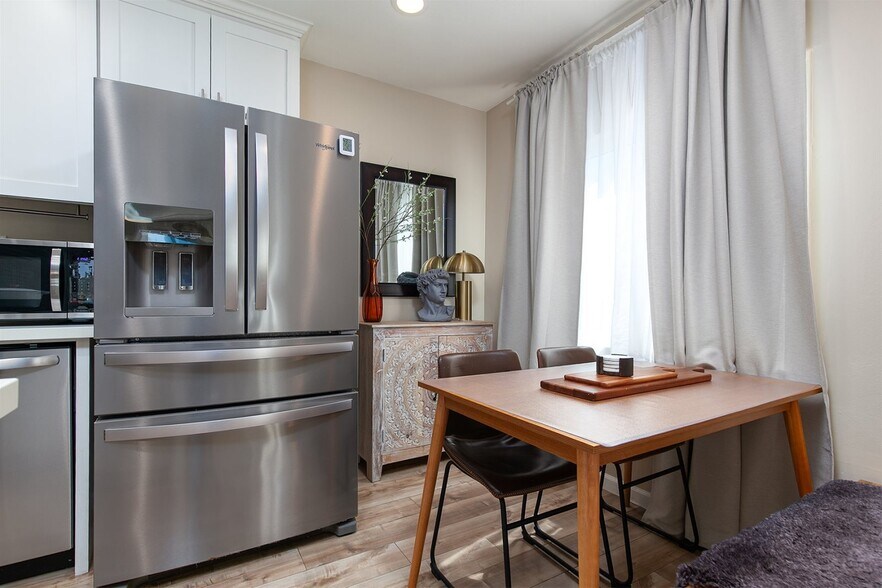 Building Photo - 2039 O Ave