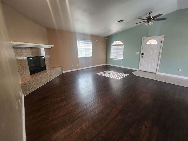 Primary Photo - ***$100 off 1st Month Rent*** 3 BEDROOM 2 ...