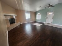 Building Photo - ***$100 off 1st Month Rent*** 3 BEDROOM 2 ...