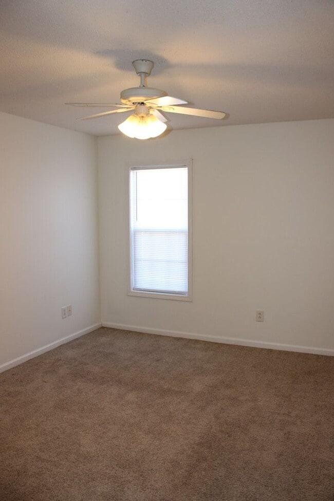 Building Photo - Charming Duplex in Havelock