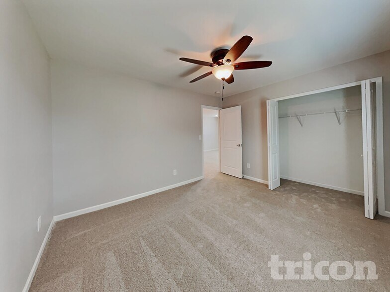 Building Photo - 3620 Ernie Dr