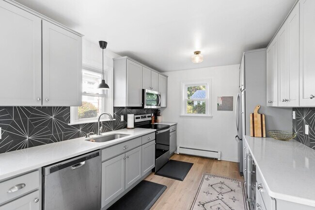 Building Photo - 16 Oceanview Ave