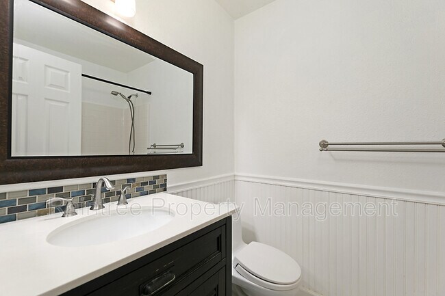 Building Photo - 3432 Orchard Way