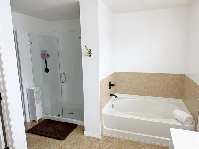 Building Photo - 12236 Fairlawn Dr