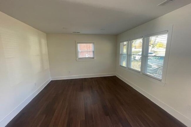 Building Photo - 1500 Starbrook Dr