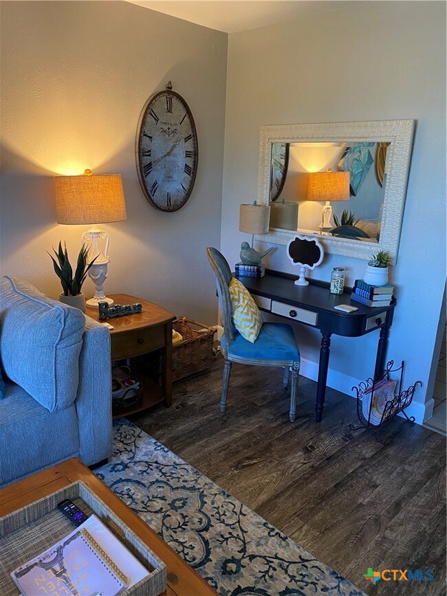 Building Photo - 1307 Sherry Ln