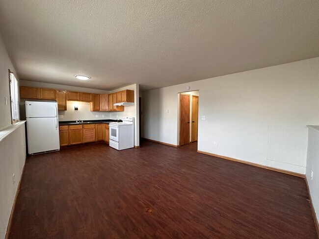 Building Photo - Regal Landing IIII