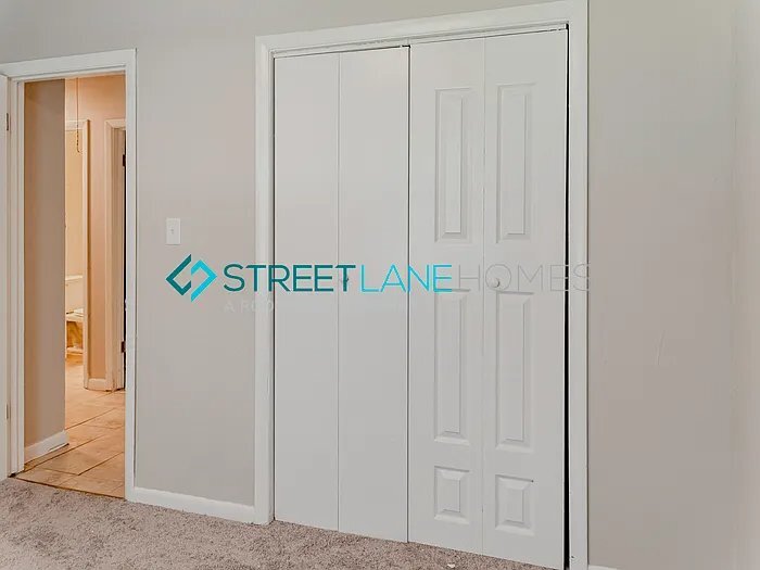 Building Photo - 2428 Amsterdam Dr